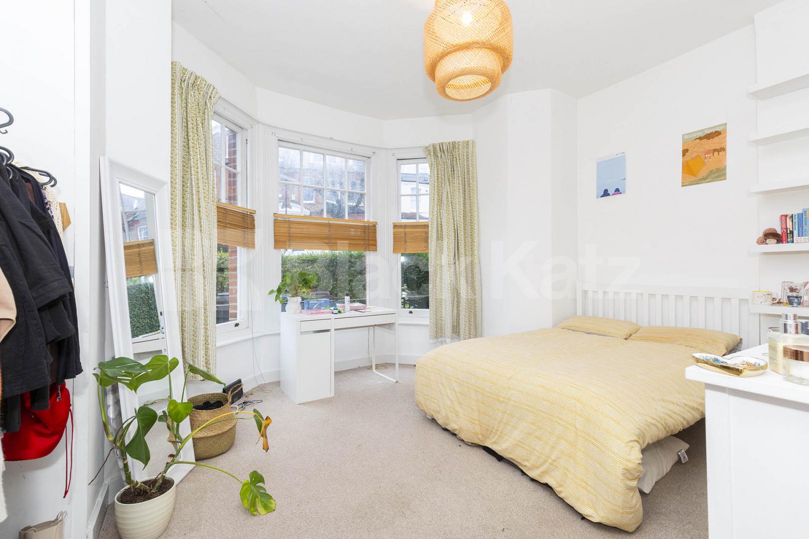 Spacious 2-Bed Flat on Ridge Rd, Crouch End with Stunning Alexandra Views Ridge Road, Crouch End